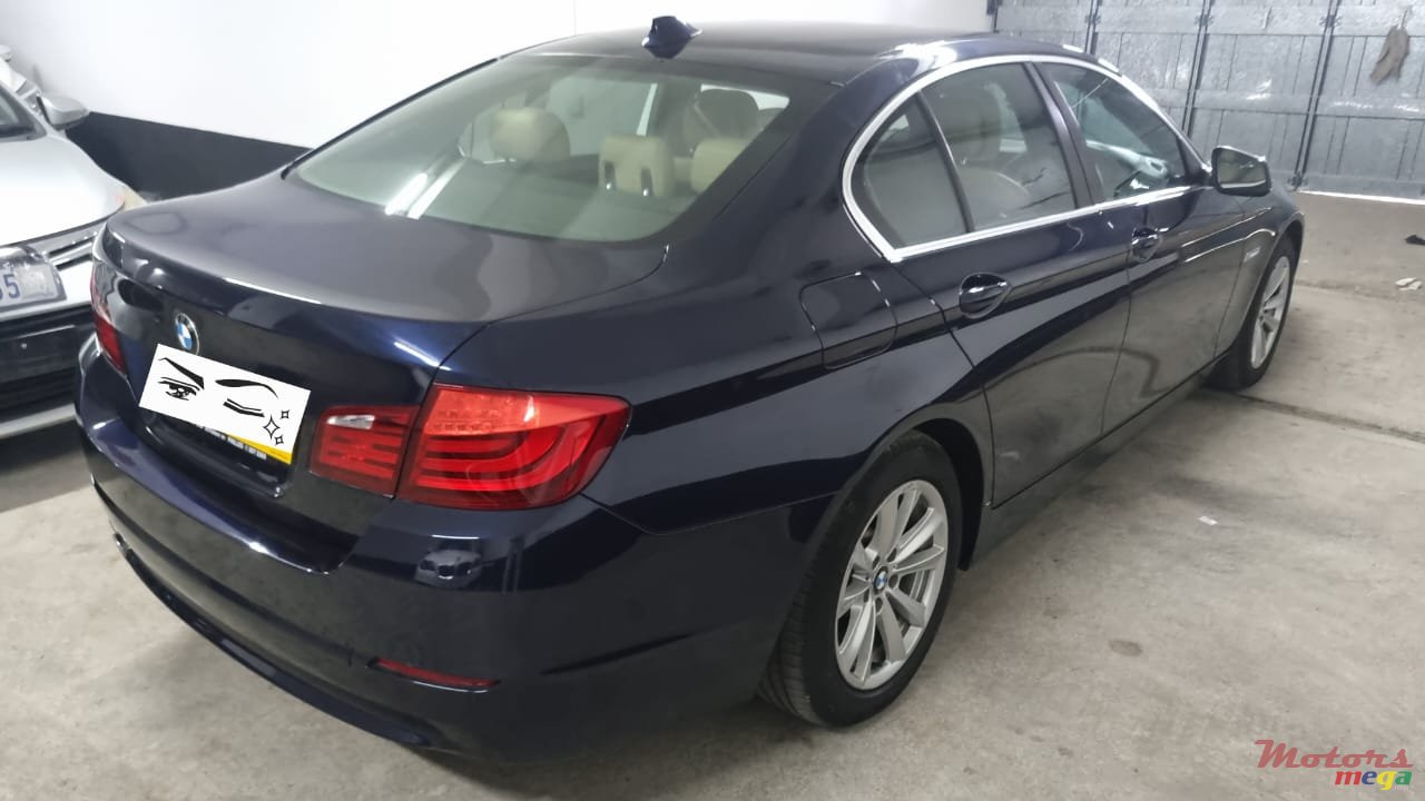 2011' BMW 523 photo #3