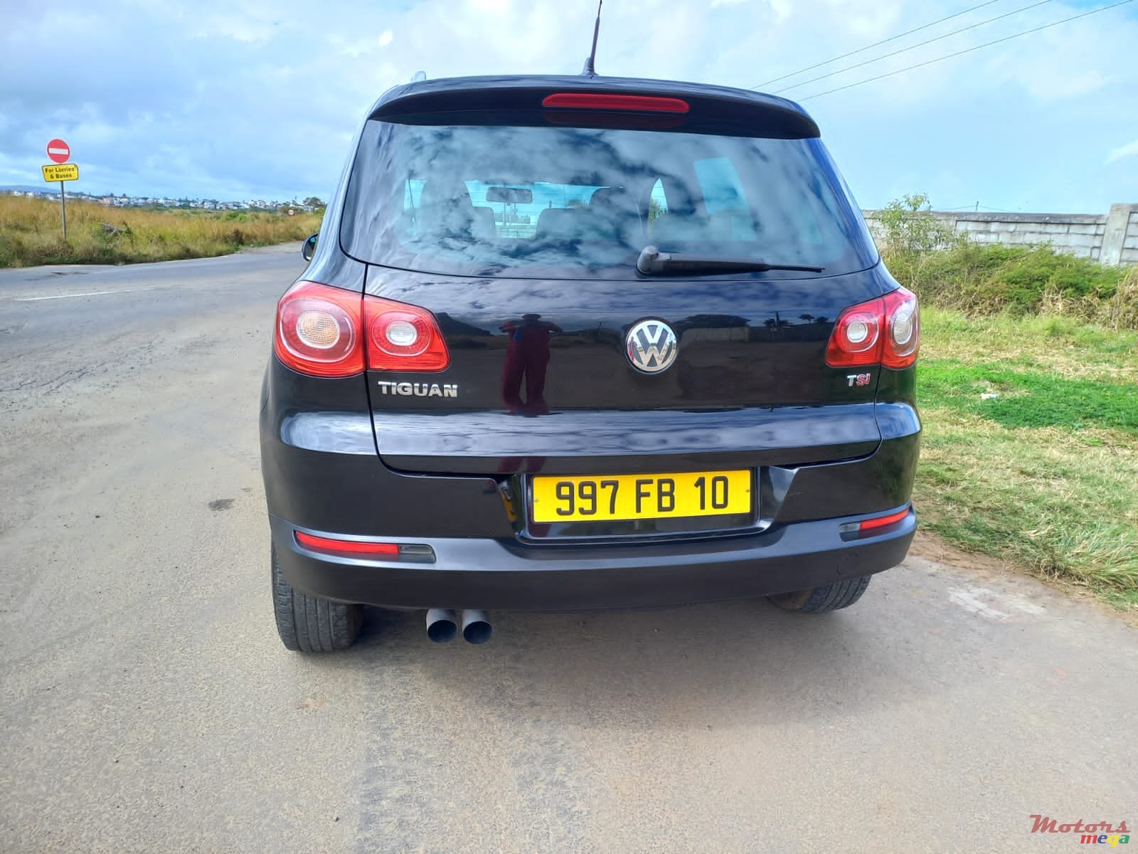 2010' Volkswagen Tiguan photo #5