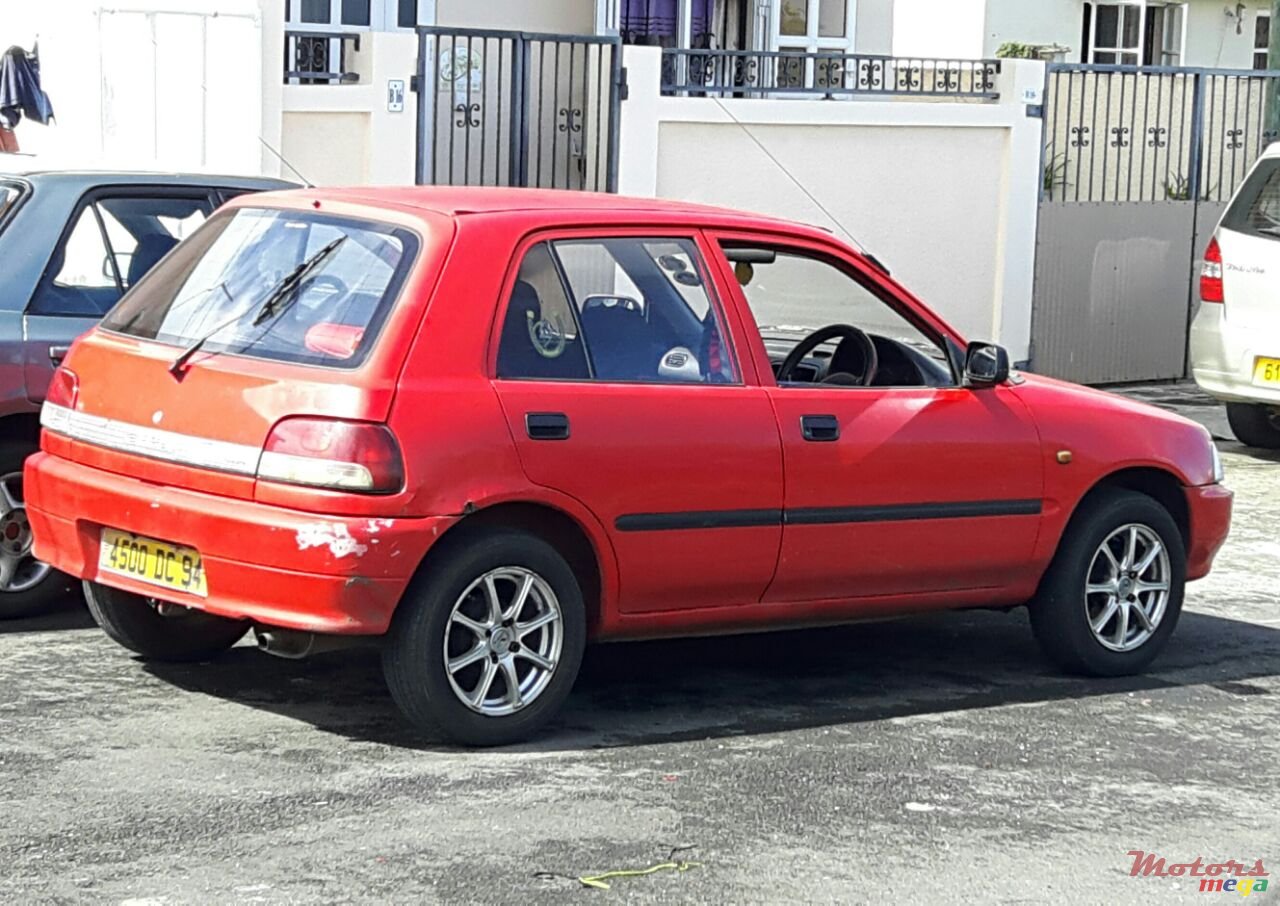 1994' Daihatsu Charade photo #2