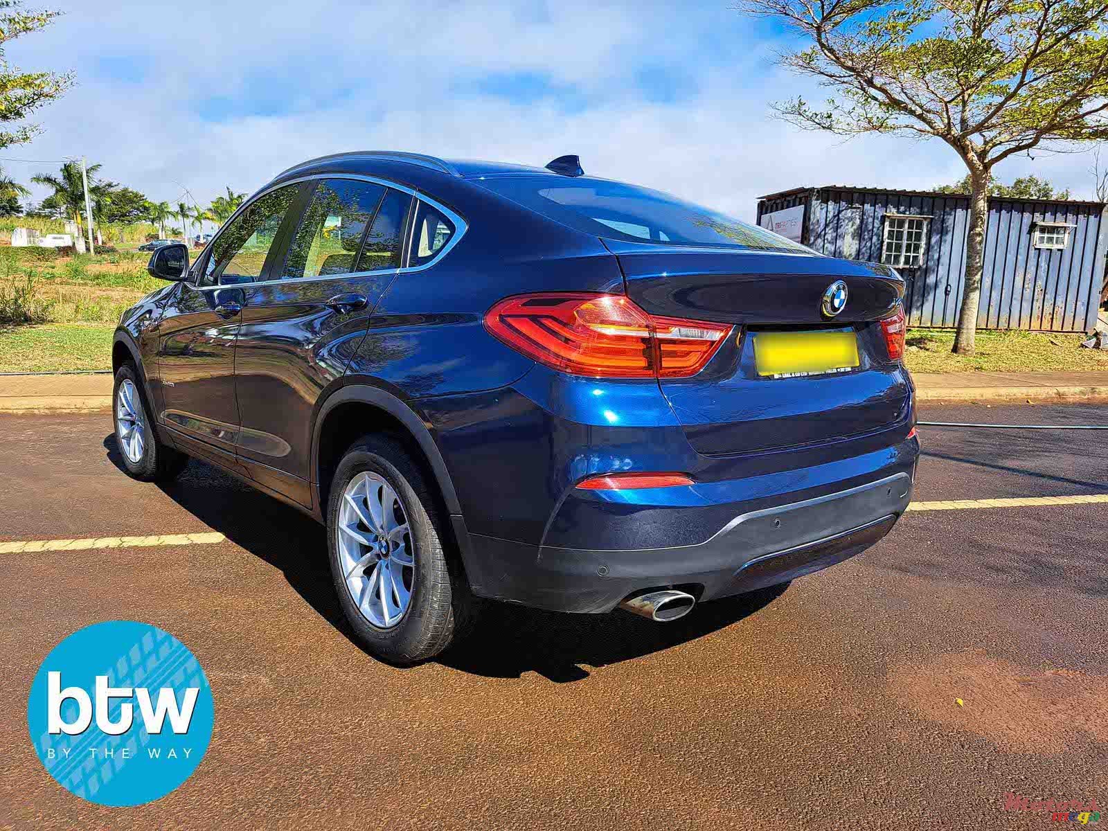 2017' BMW X4 XDRIVE photo #3