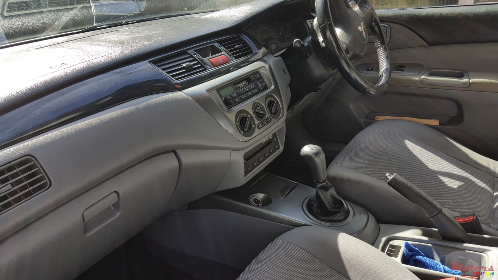 2009' Mitsubishi Lancer photo #2