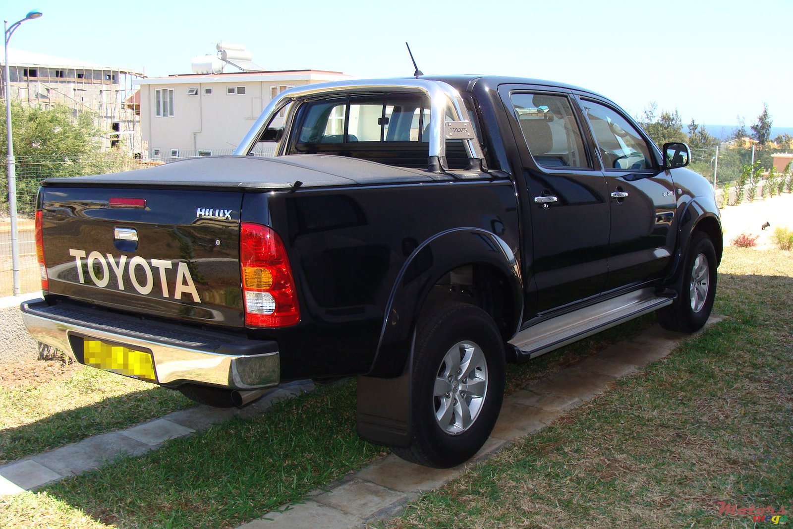 2011' Toyota Hilux 3L D4D photo #2