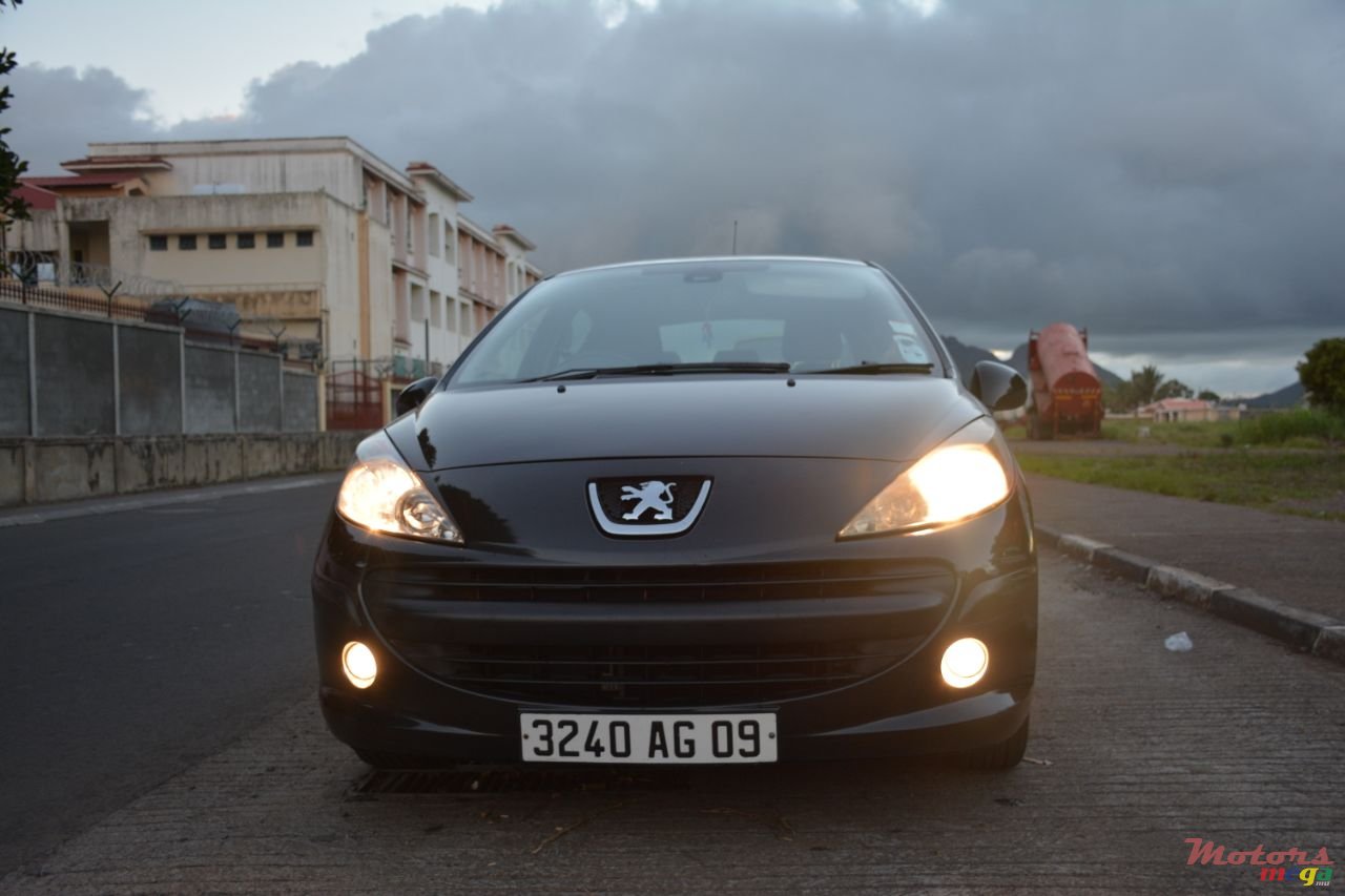2009' Peugeot 207 photo #1