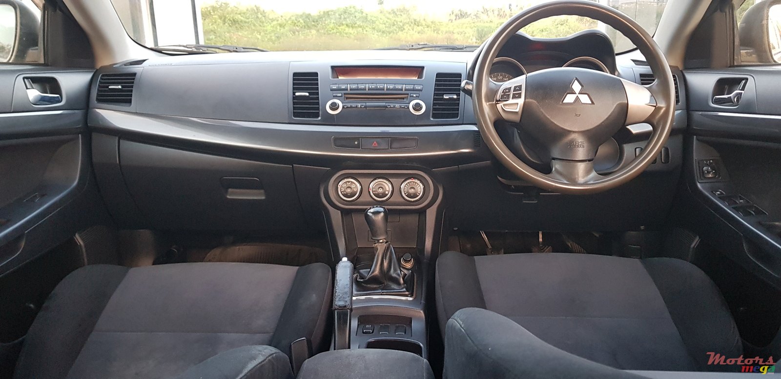 2010' Mitsubishi Lancer Ex photo #5