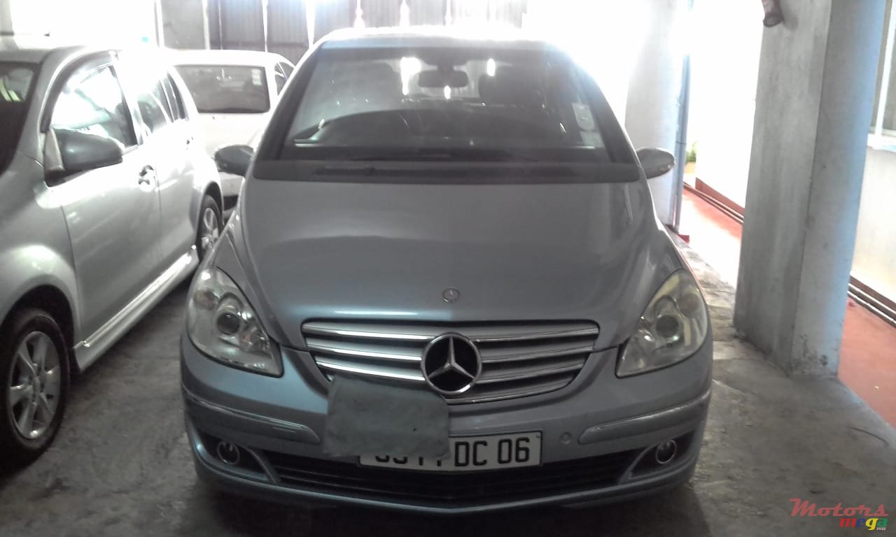 2006' Mercedes-Benz B 150 photo #1