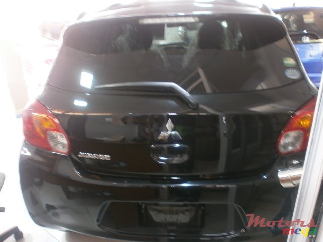 2013' Mitsubishi Mirage photo #6