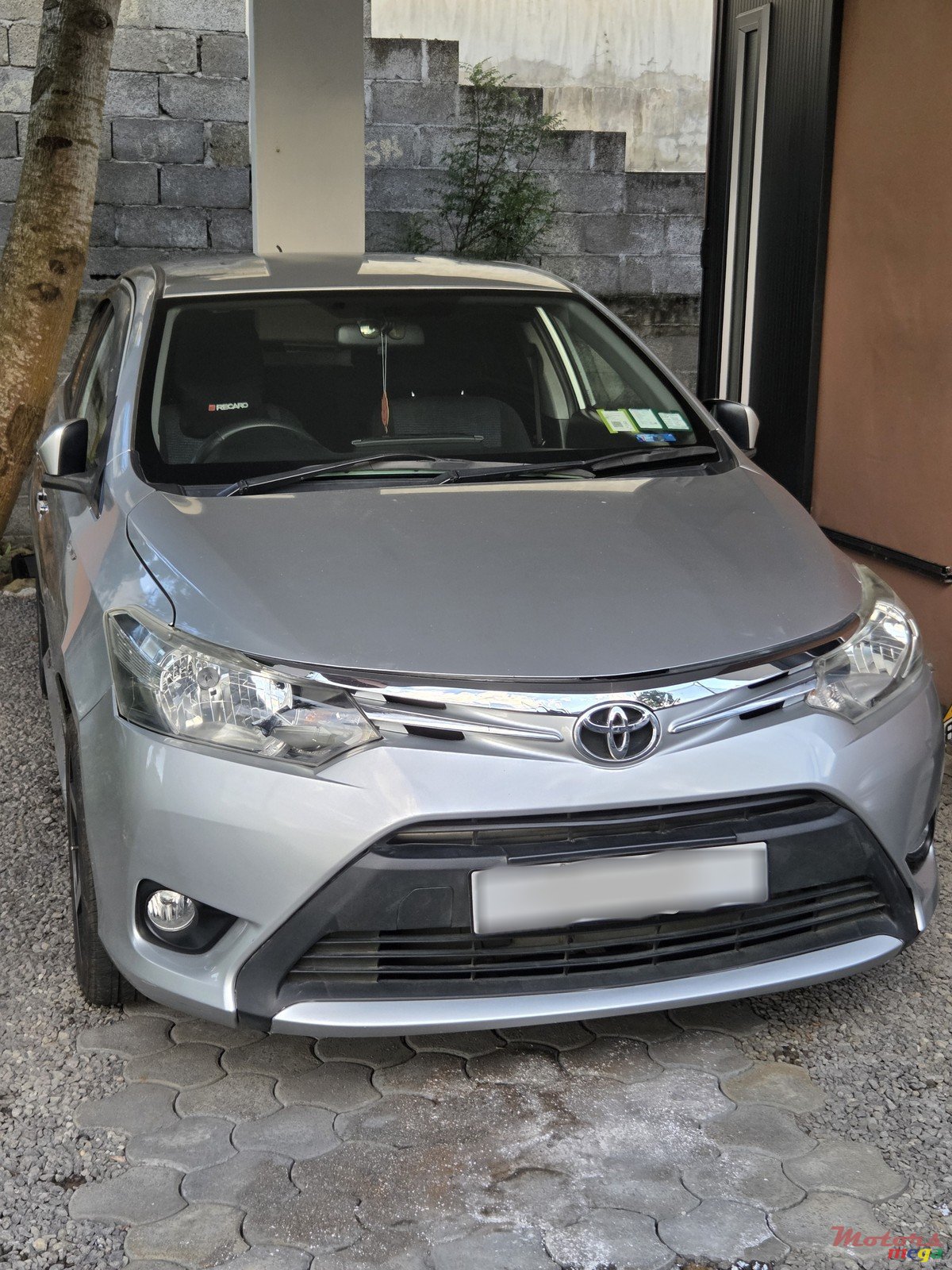 2015' Toyota Yaris Sportivo photo #1