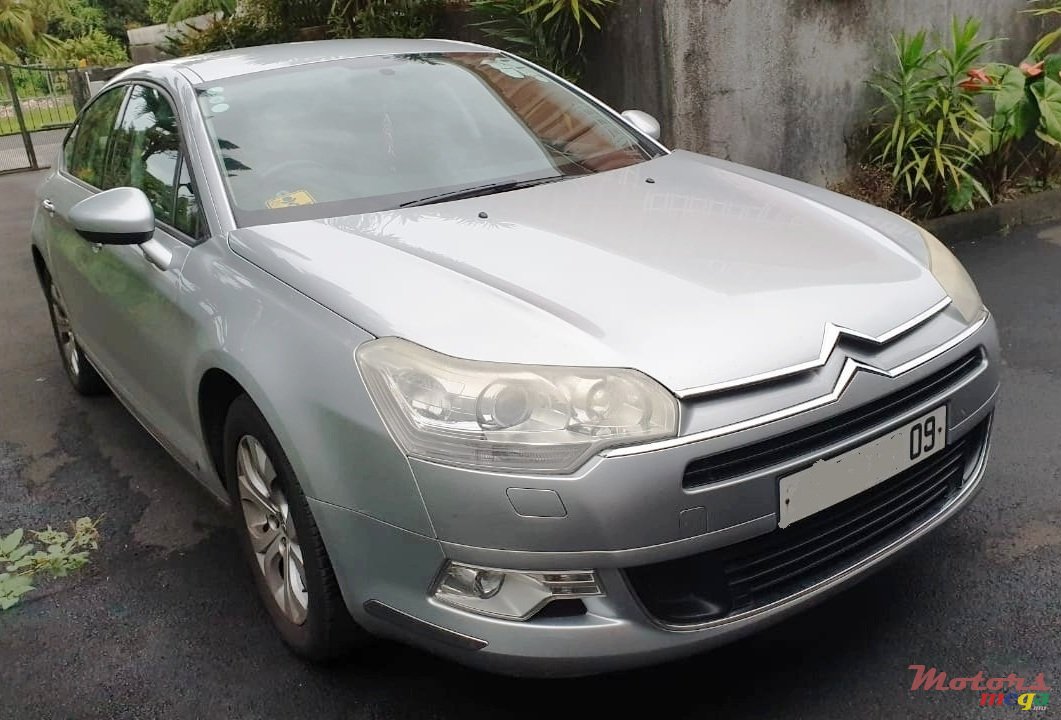 2009' Citroen C5 photo #5