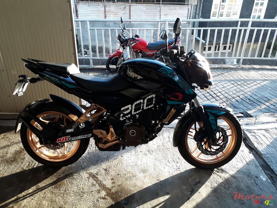 2017' Bajaj Pulsar photo #2