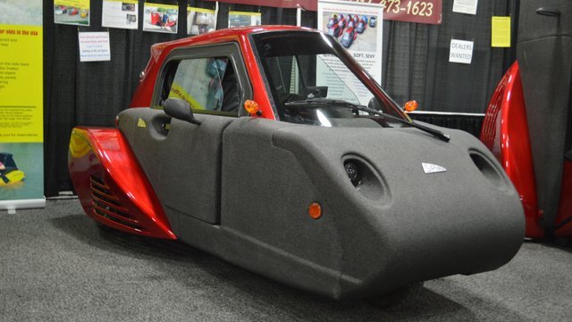Autoblog Drive the 'Soft, Safe, Sexy' Spira4u Foam Car in Detroit
