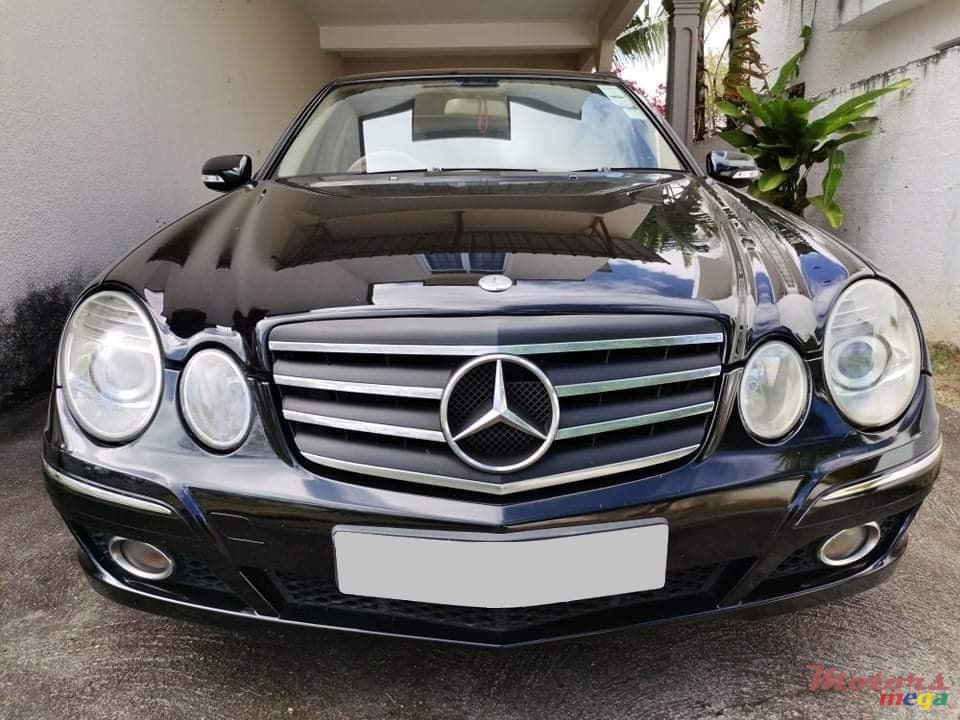 2007' Mercedes-Benz E-Class E200 photo #1