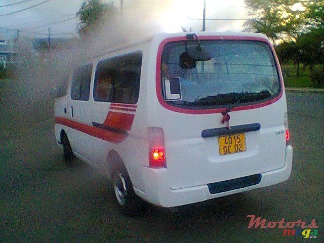 2002' Nissan Urvan photo #3