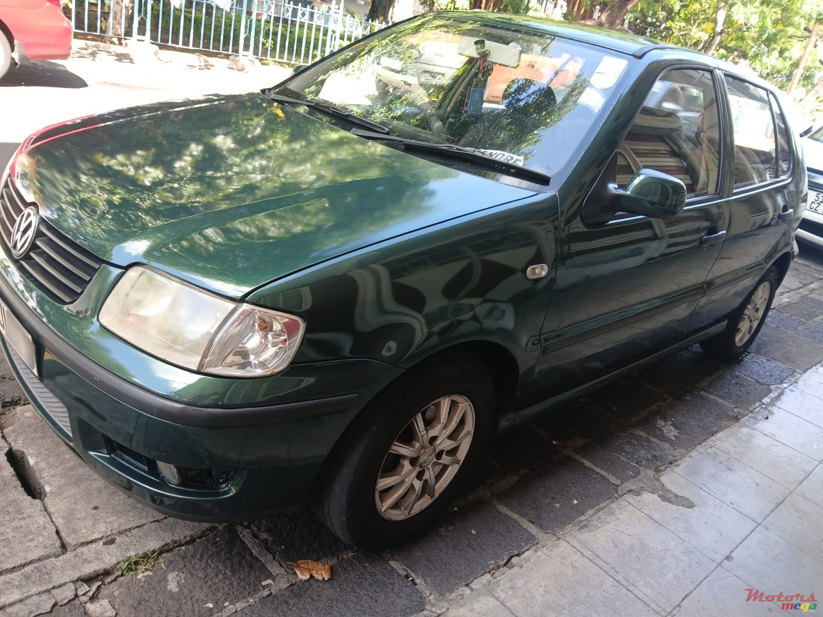 2001' Volkswagen Polo photo #4