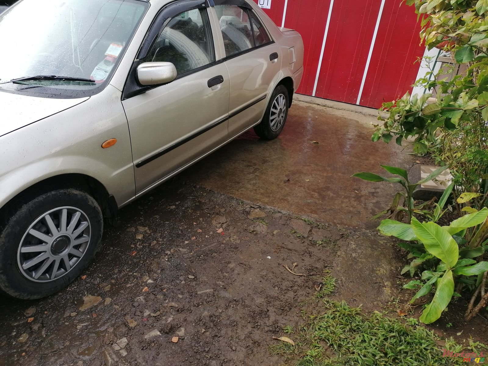 2002' Mazda 323 photo #4