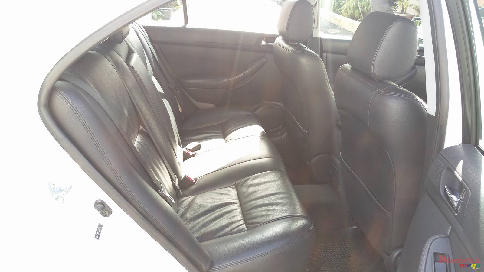 2008' Toyota Avensis photo #5