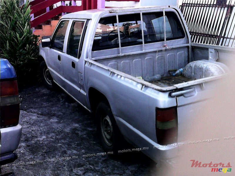 1991' Mitsubishi none photo #2