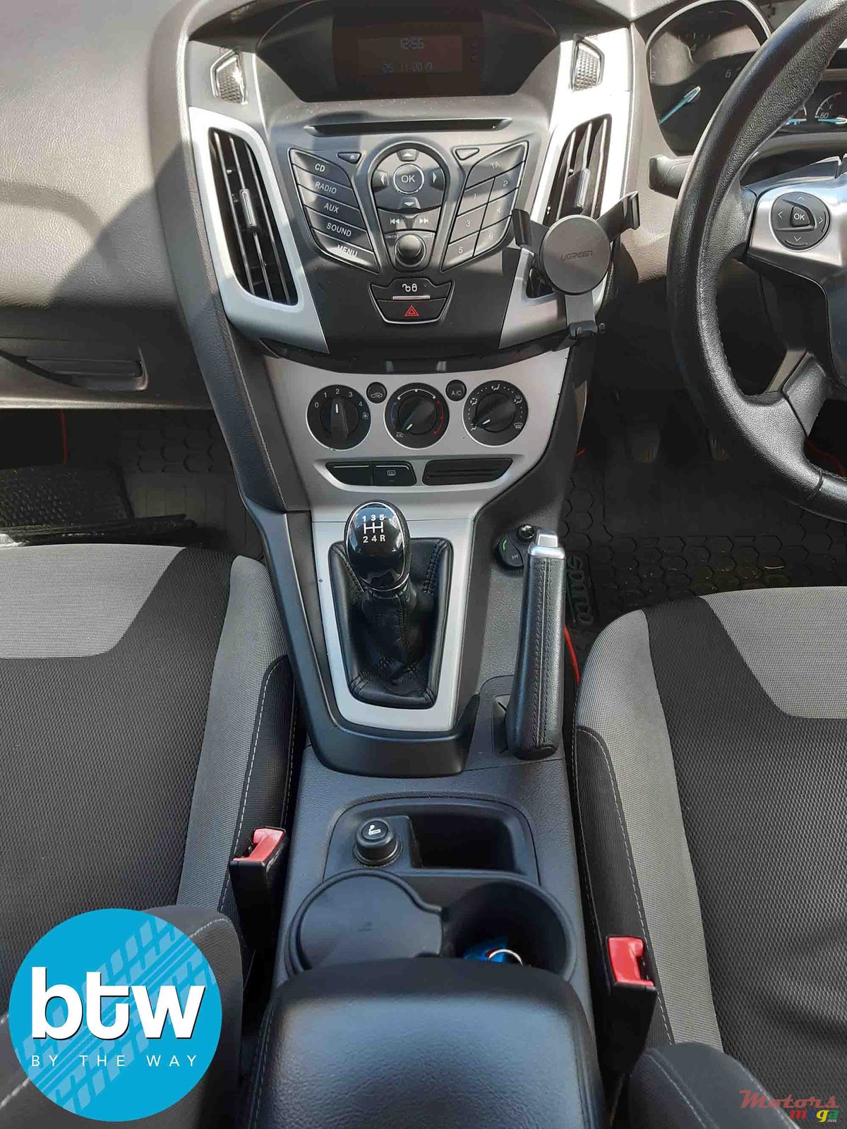 2012' Ford Focus photo #4