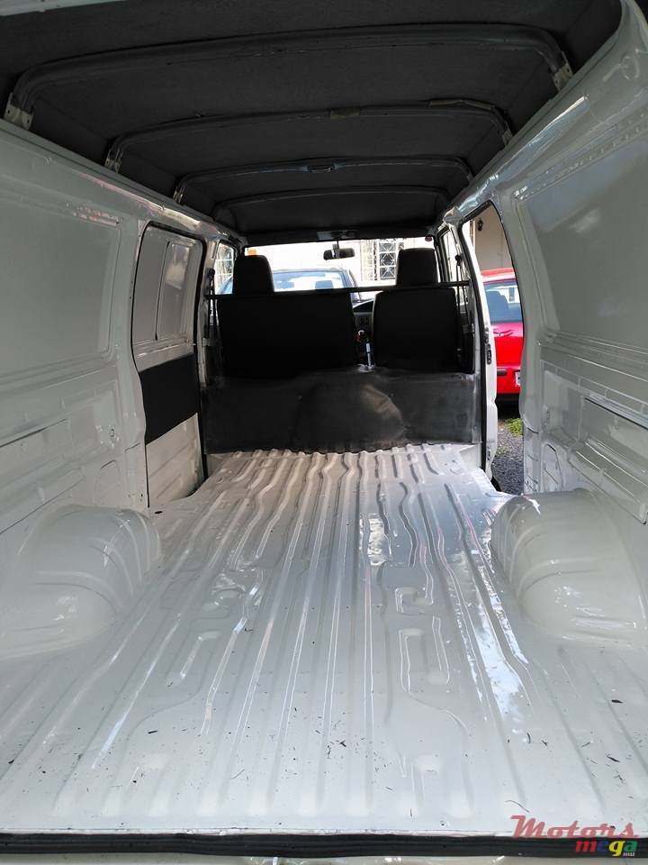 2004' Mitsubishi L300 photo #7