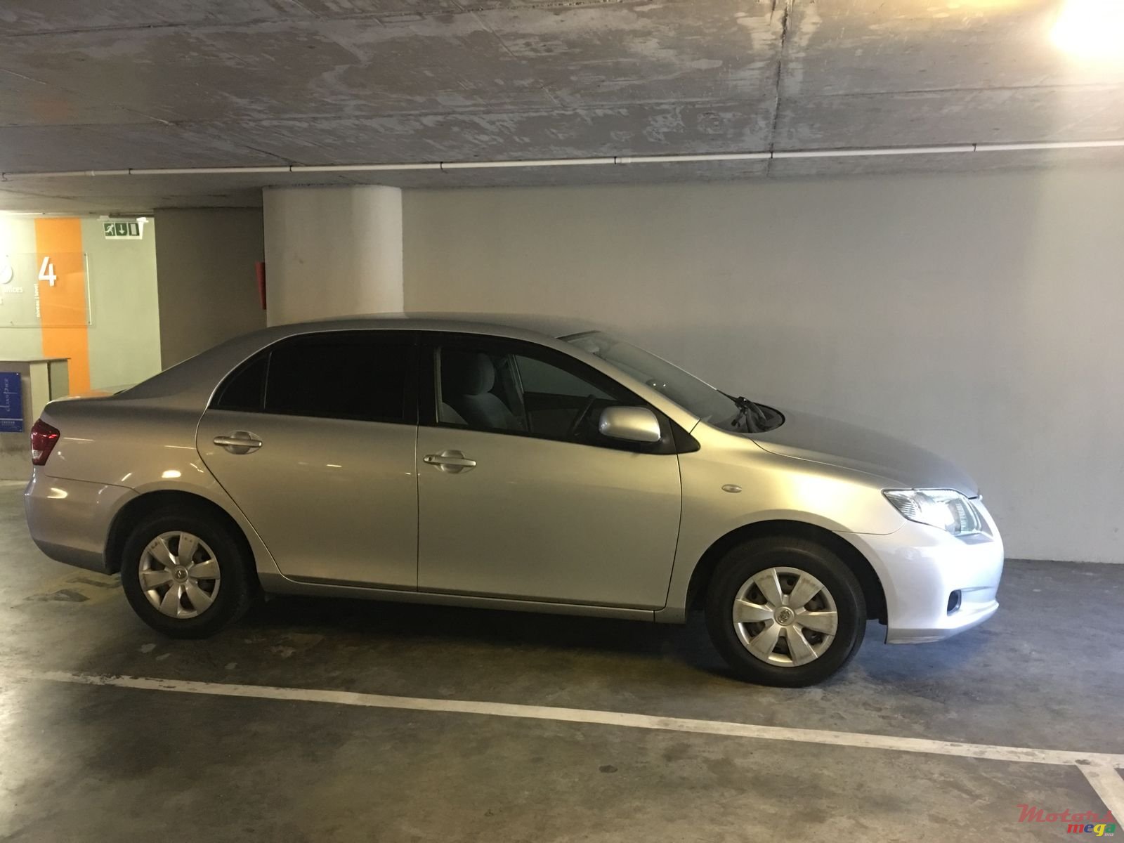 2009' Toyota Axio photo #2