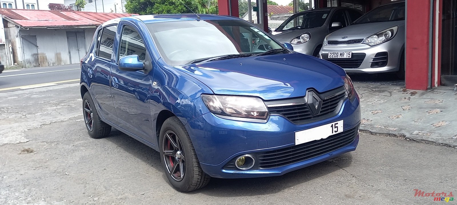 2015' Renault Sandero photo #3
