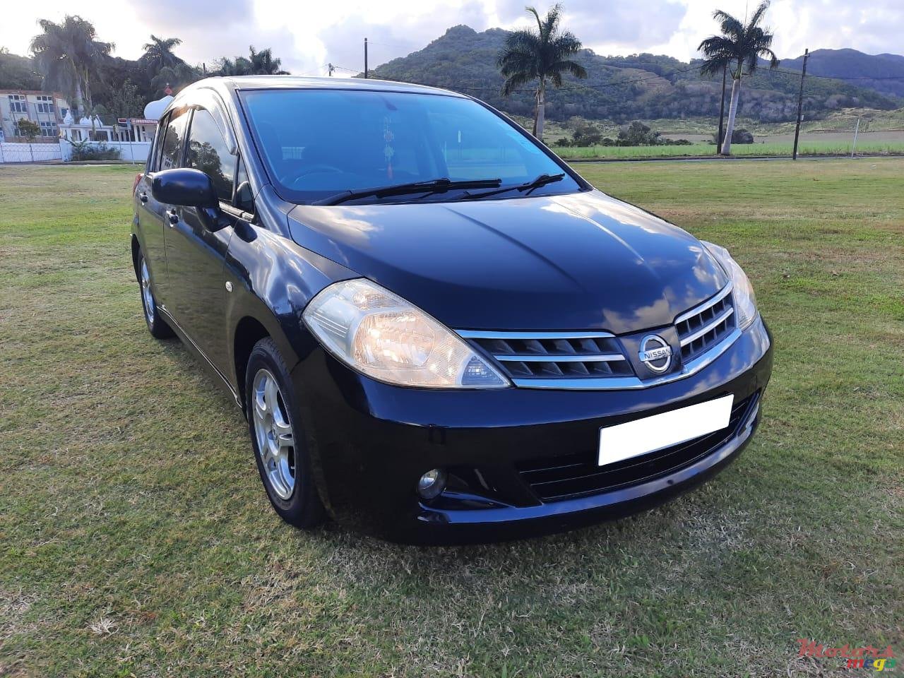 2009' Nissan Tiida photo #2