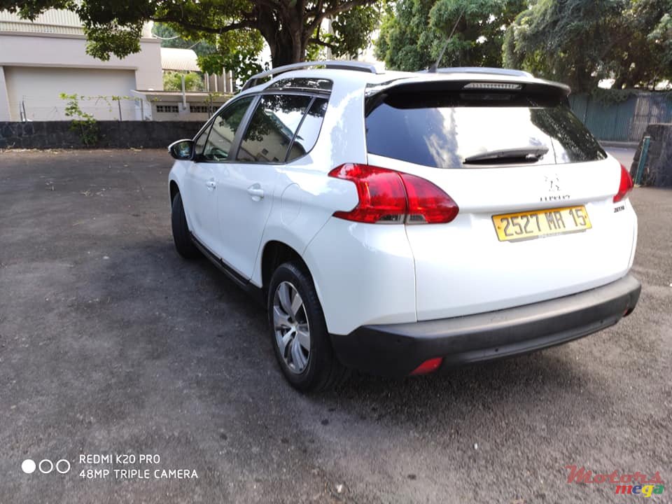2015' Peugeot 2008 Allure photo #4
