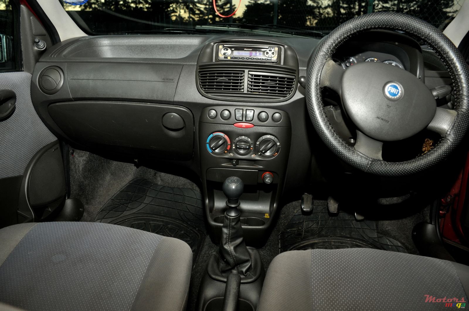 2004' Fiat Punto photo #7