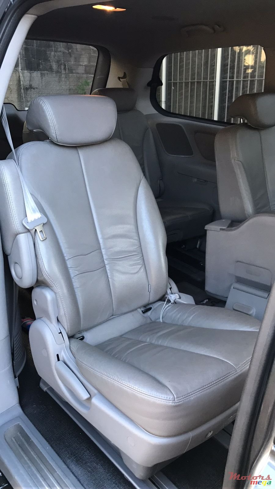 2012' Kia Carnival Good photo #2