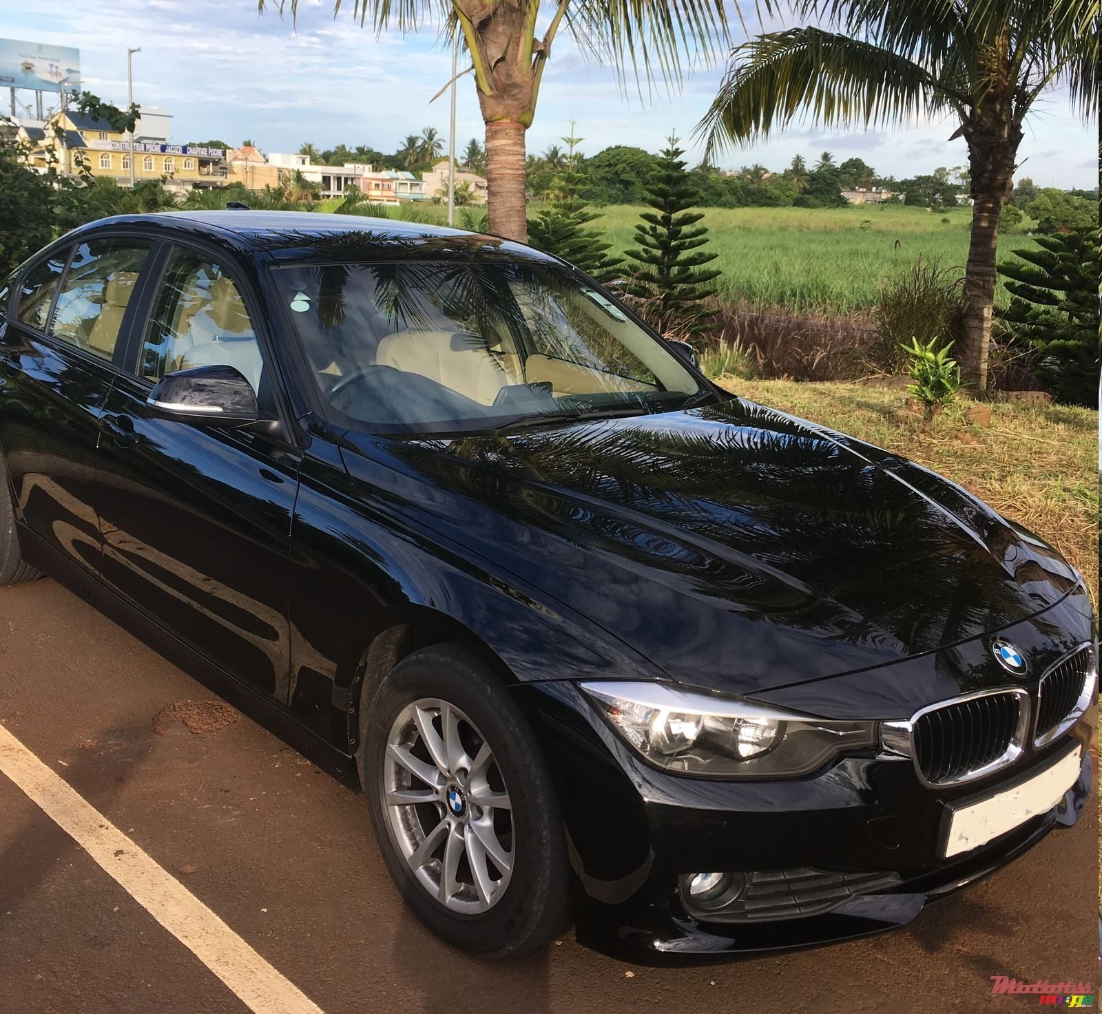 2013' BMW 320 320i photo #3