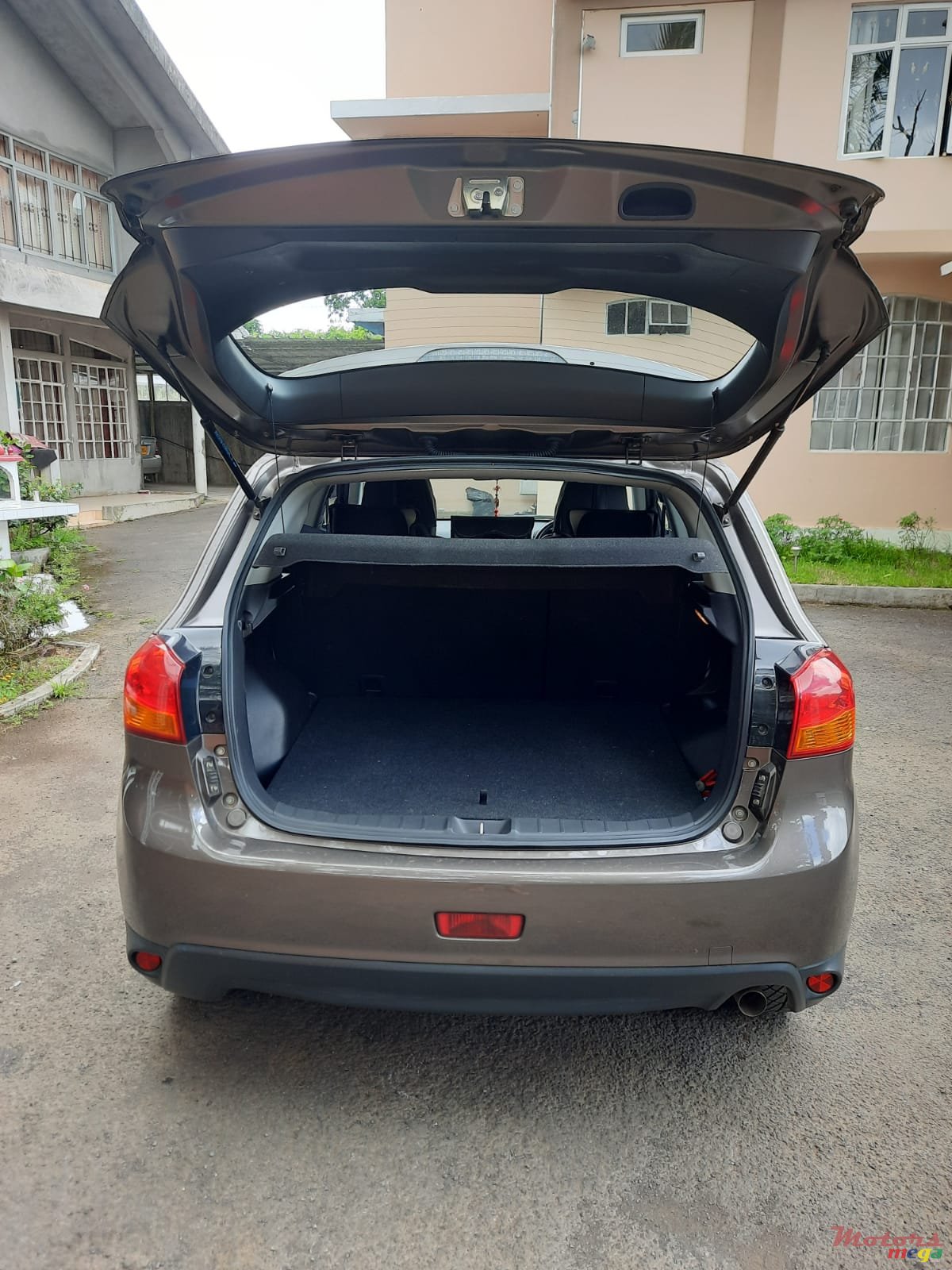 2014' Mitsubishi ASX photo #3