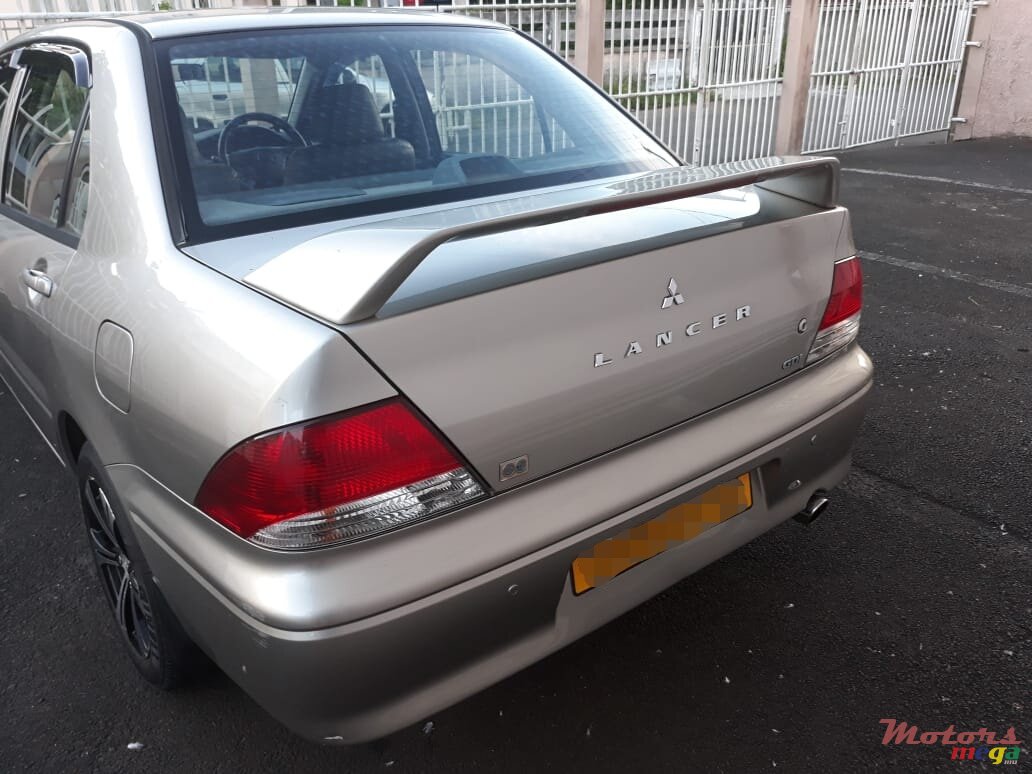 2002' Mitsubishi Lancer photo #6