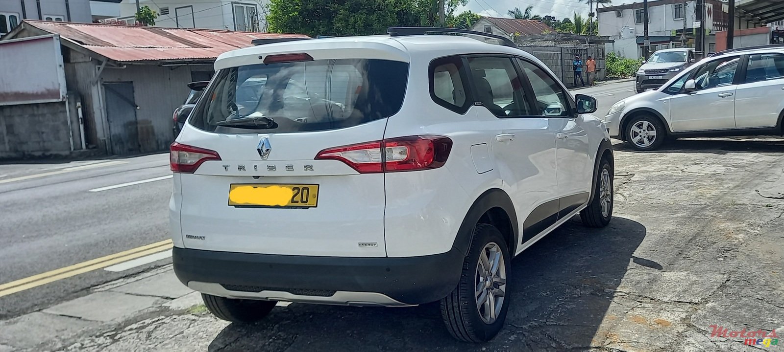 2020' Renault Triber photo #4