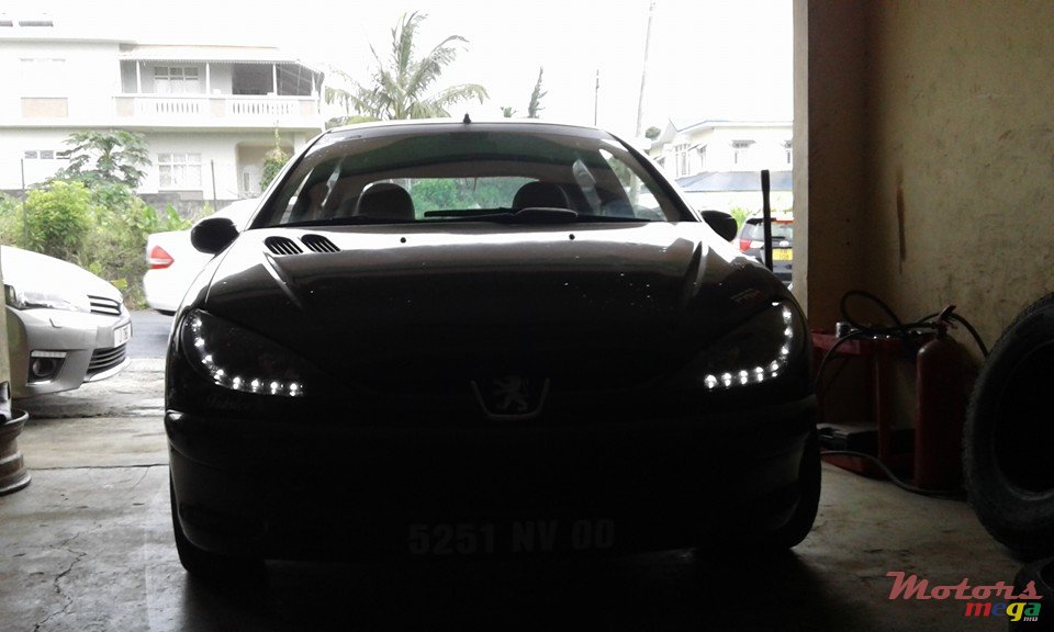 2000' Peugeot 206 photo #2