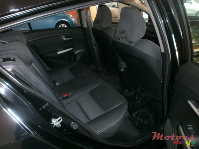 2011' Honda Insight Hybrid photo #6
