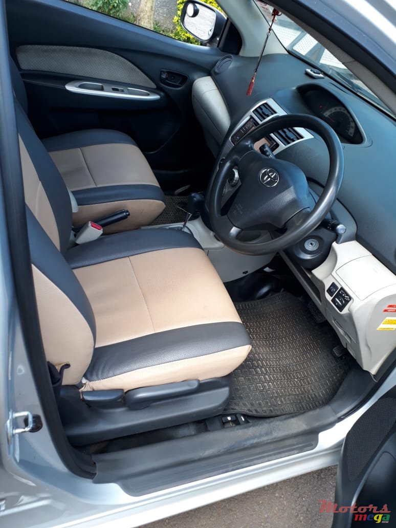 2006' Toyota Corolla photo #2