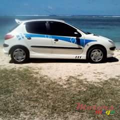2001' Peugeot 206 photo #1