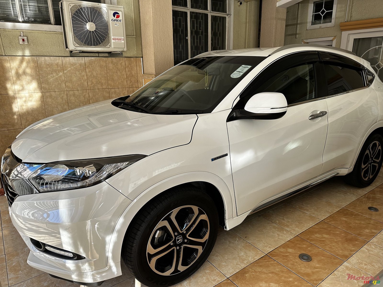 2016' Honda HR-V VEZEL Hybrid Z photo #2