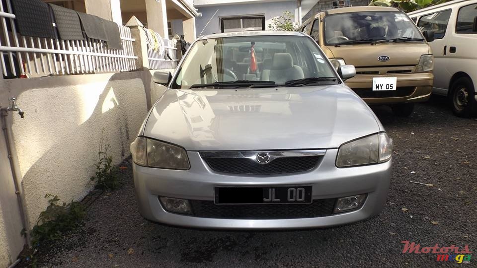 2000' Mazda 323 photo #1