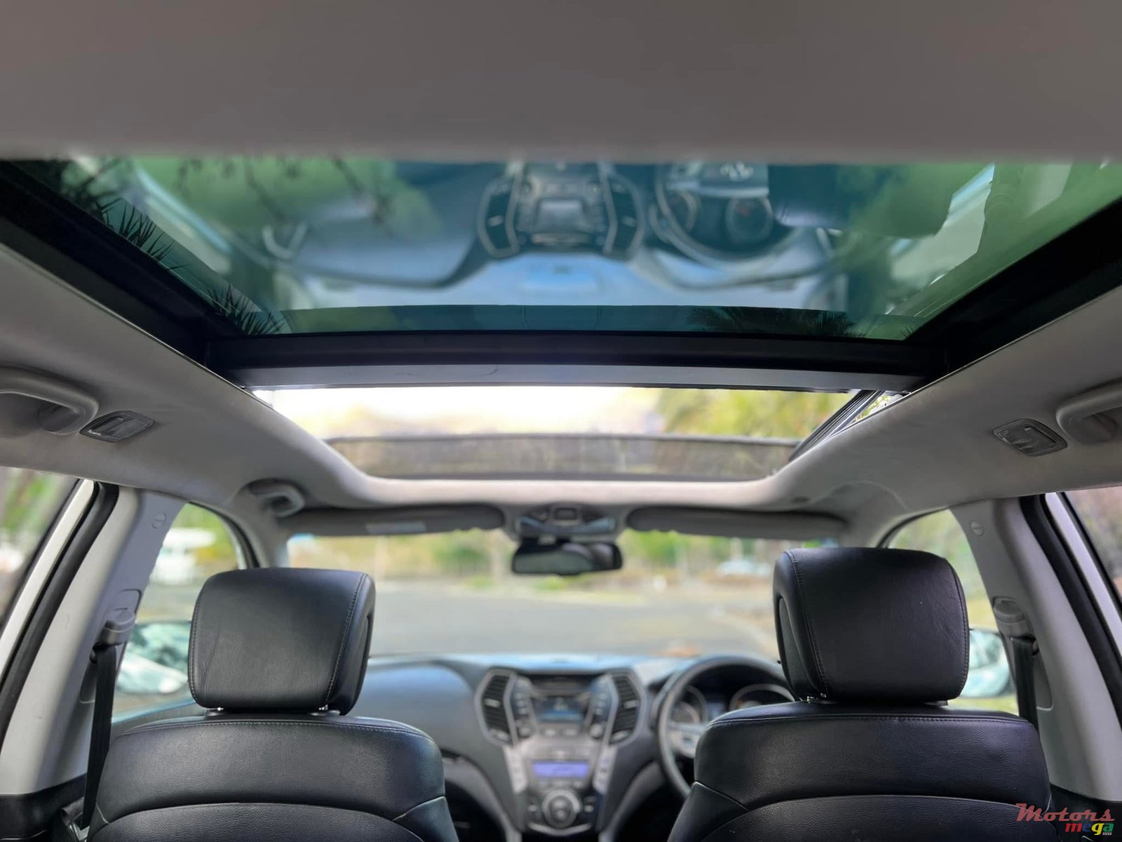 2014' Hyundai Santa Fe photo #5