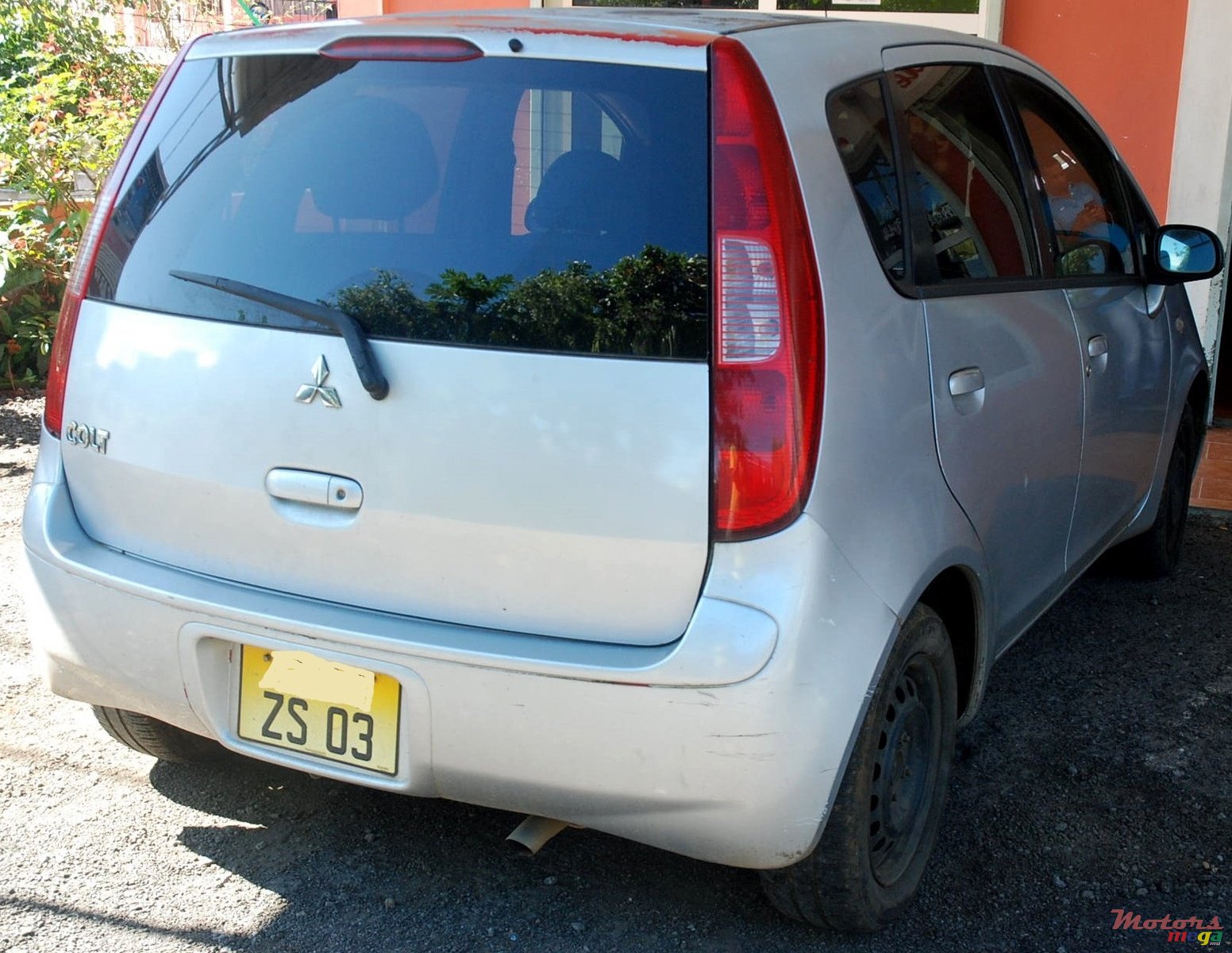 2003' Mitsubishi photo #1