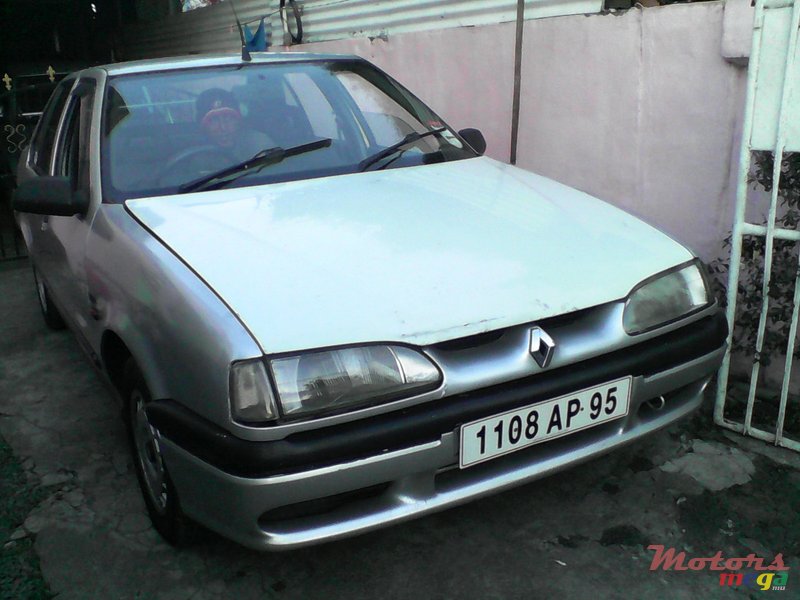 1995' Renault 19 photo #1