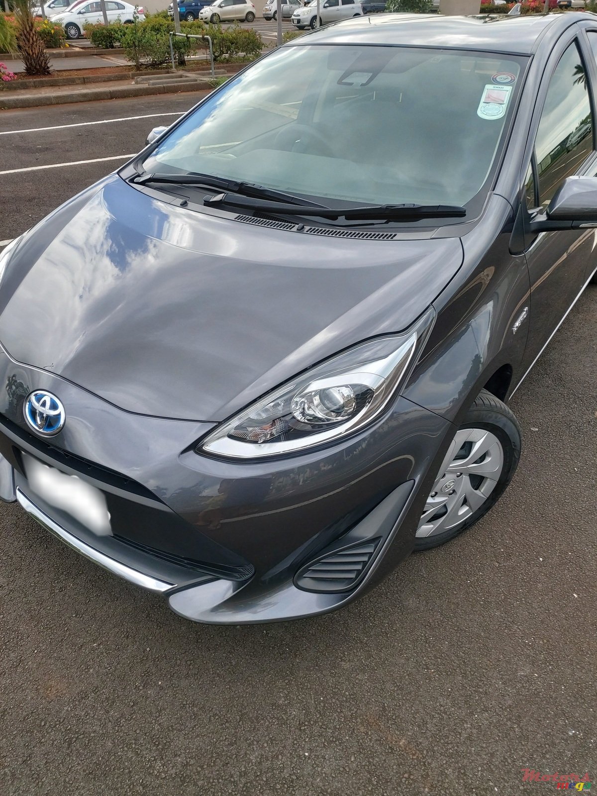 2019' Toyota Aqua photo #2