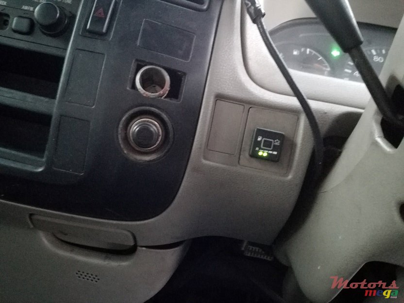 2005' Toyota Dyna Camionette 1.5T photo #5