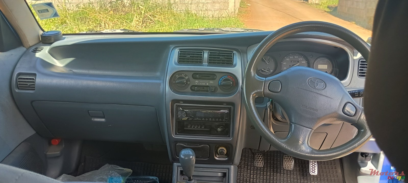 2000' Toyota photo #2