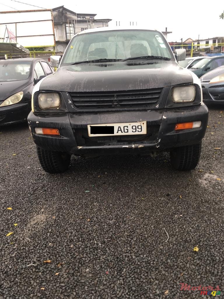1999' Mitsubishi L 200 4x4 photo #2