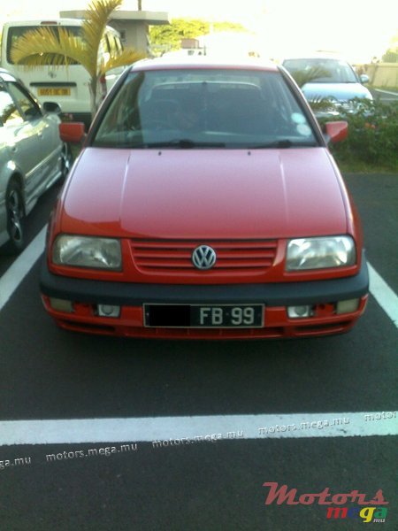 1999' Volkswagen Vento photo #1