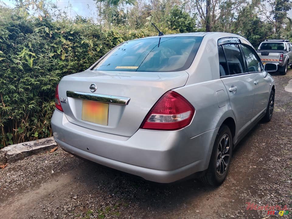 2010' Nissan Tiida AUTOMATIC GEAR photo #2