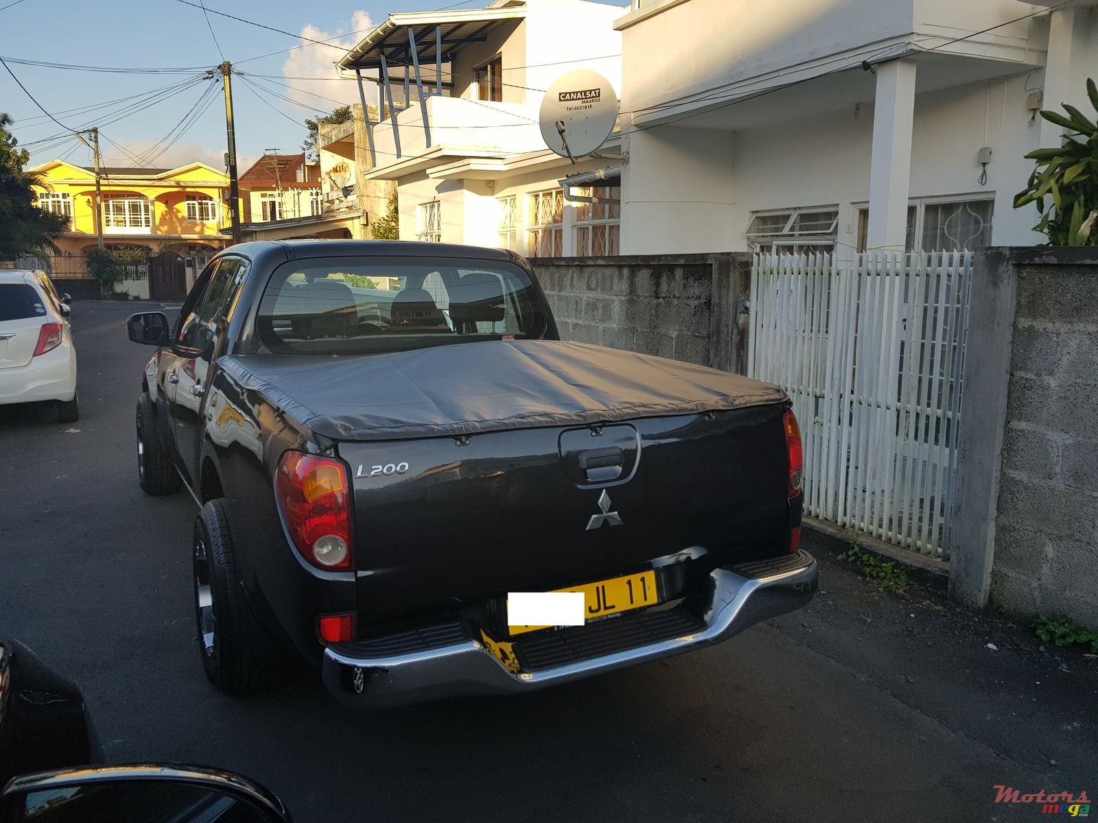 2011' Mitsubishi L 200 photo #3