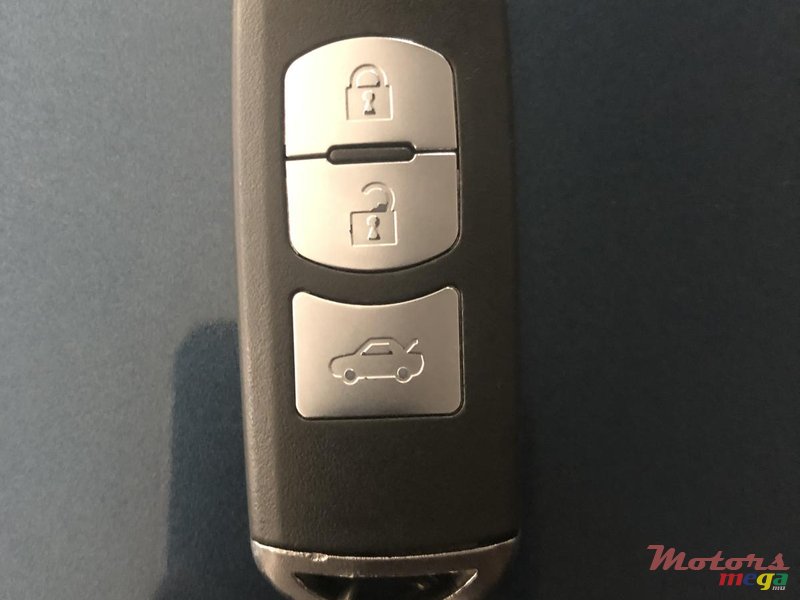 2018' Mazda 3 photo #3