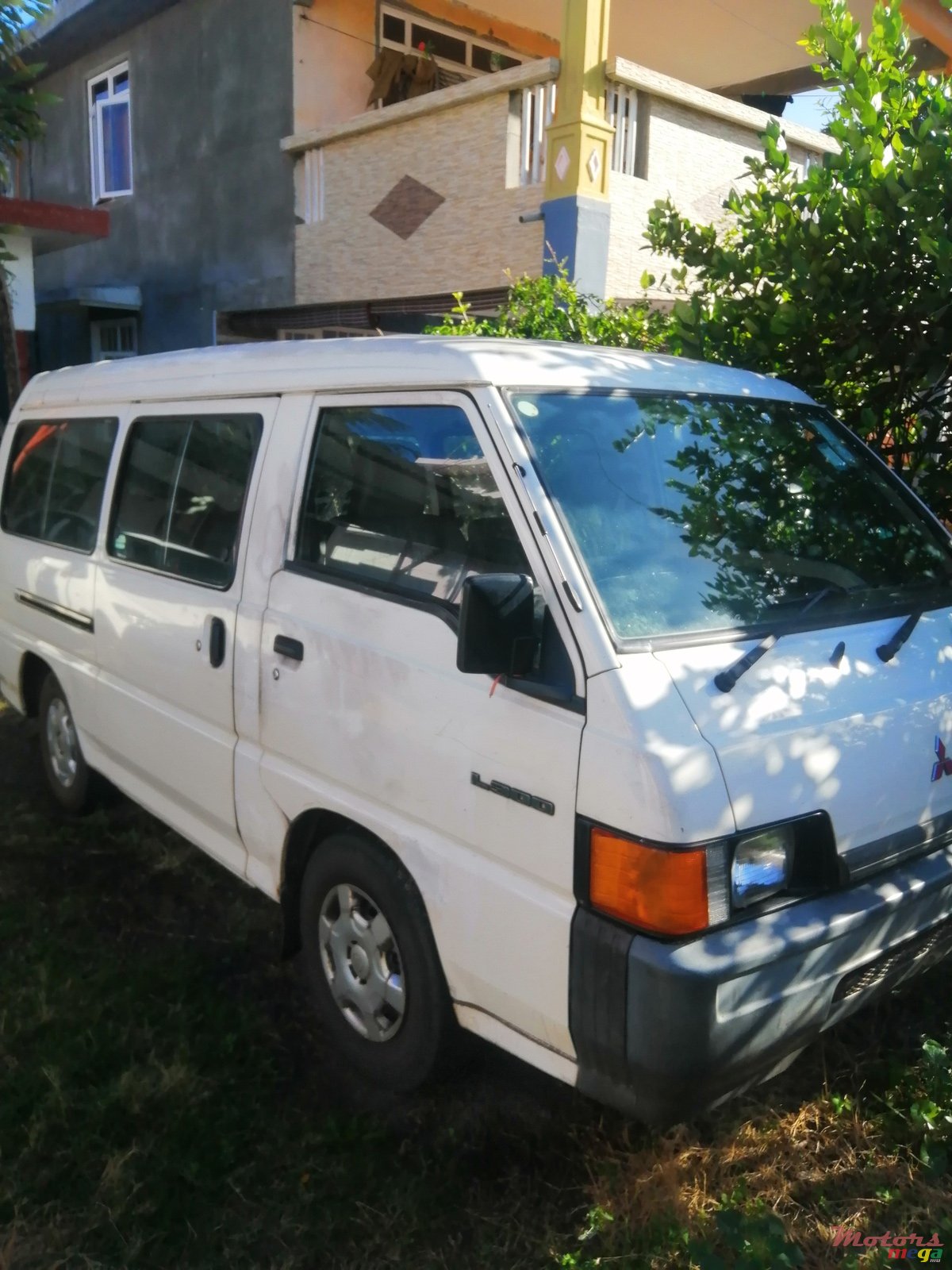 2004' Mitsubishi L300 photo #3